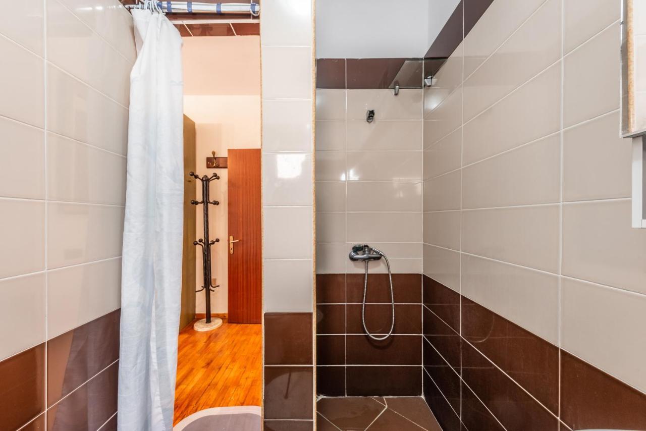 Vintage And Warm 2Br Apartament In Tirana Exterior photo