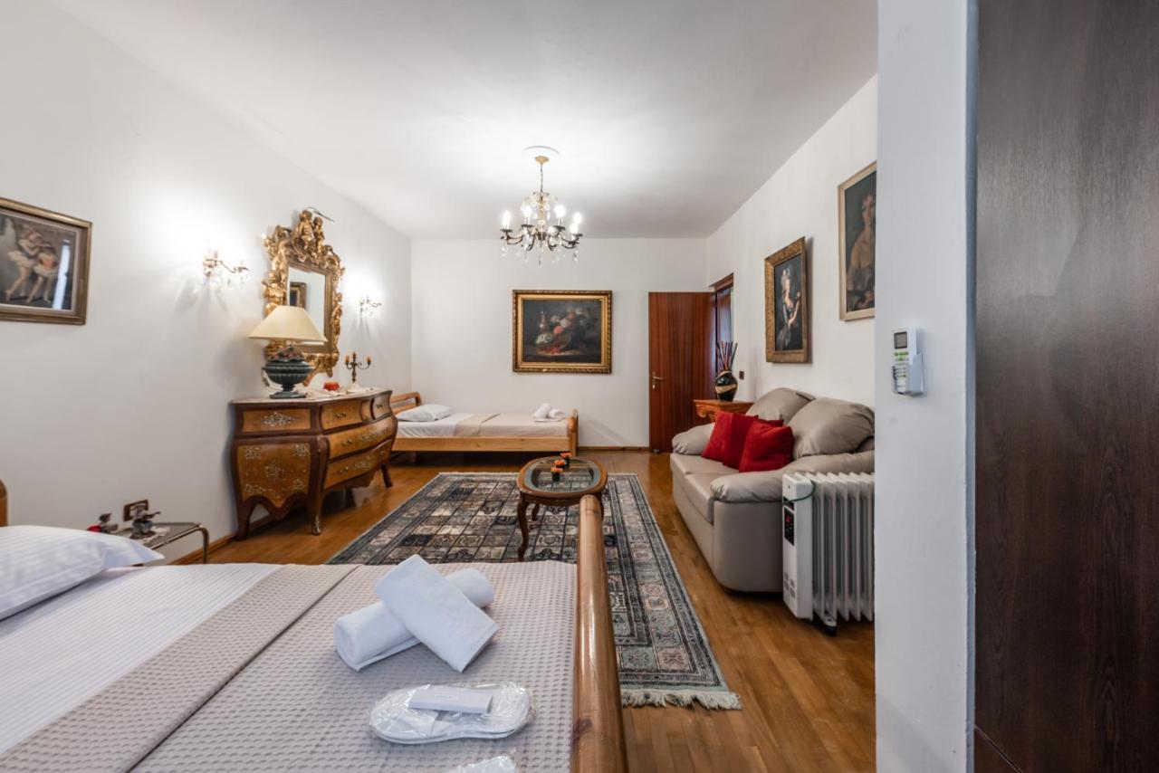Vintage And Warm 2Br Apartament In Tirana Exterior photo