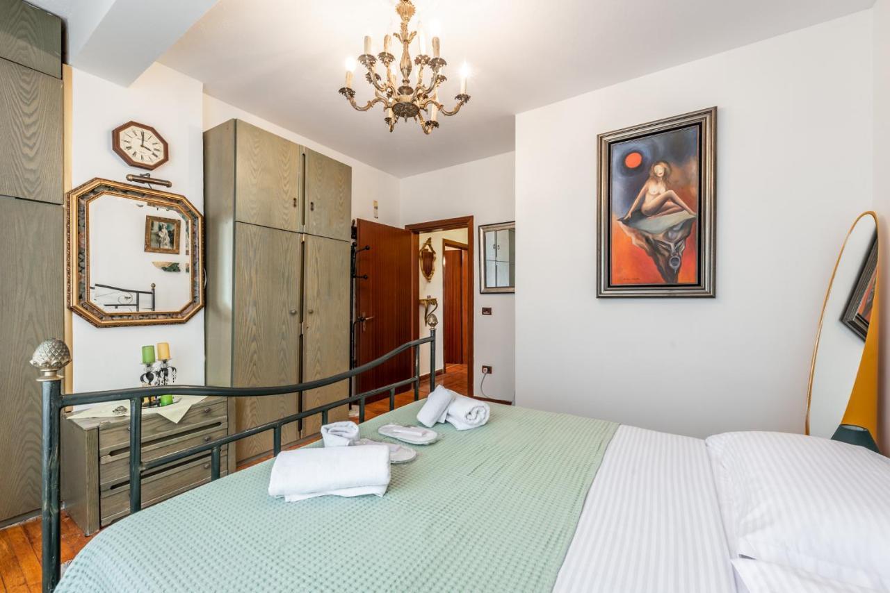 Vintage And Warm 2Br Apartament In Tirana Exterior photo